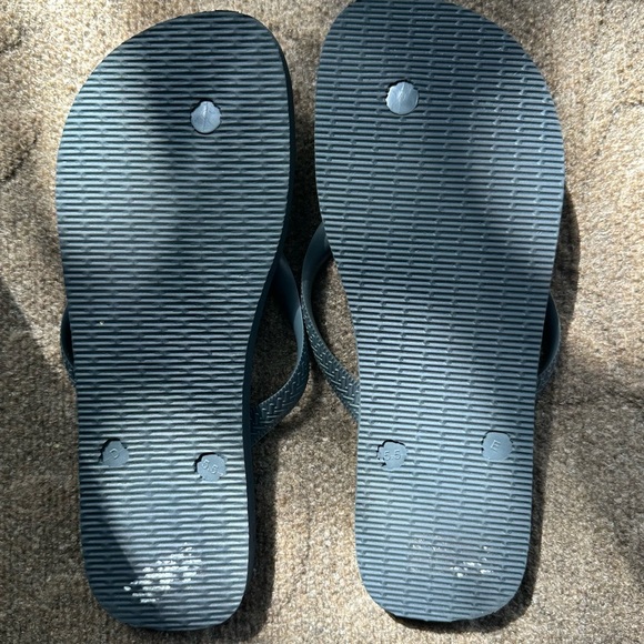 Havaianas Tropical Leaf Flip Flops - Black and Tan Men’s 9-10 (41-42) - Picture 2 of 6